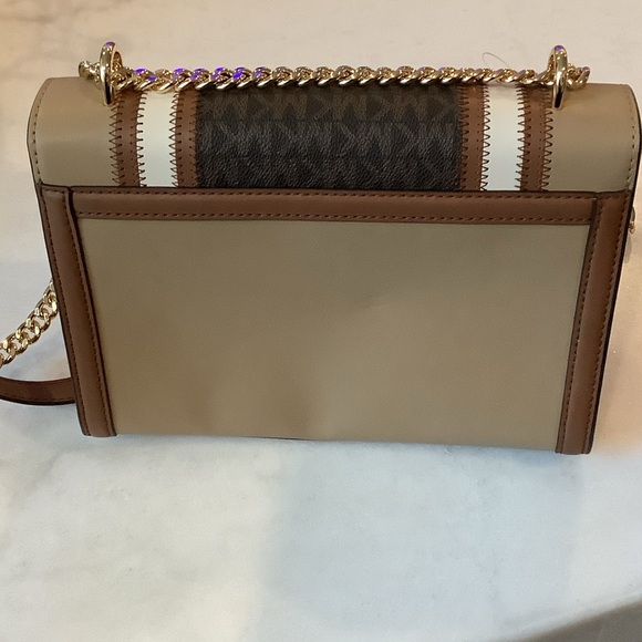 Michael Kors Whitney Medium Color Block Colored Bag with Gold Chain, Brand New - Picture 3 of 4